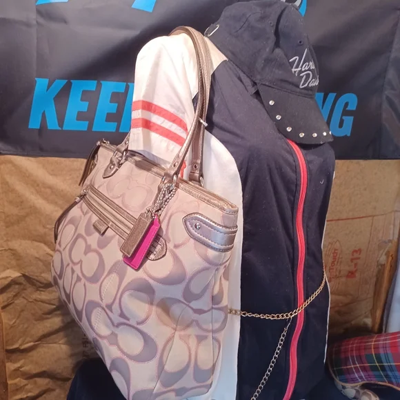 Coach glam tote - Picture 9 of 11